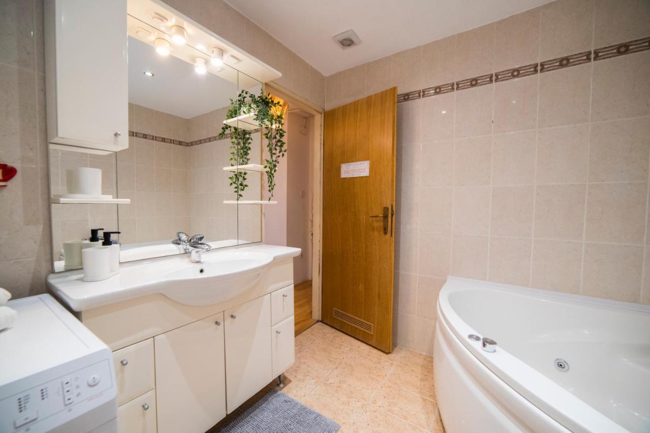 Octogon Apartment Zagreb Eksteriør billede
